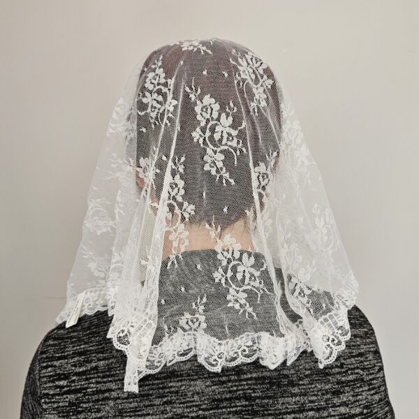 Traditional Lace Chapel Veil