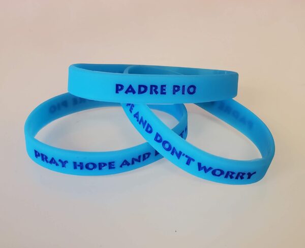 Pray, Hope, and Don't Worry Blue Wristband Bracelet - Image 3